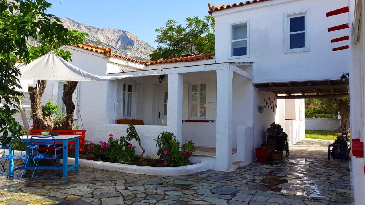 Loukoulos' Maisonette Hébergement de vacances Marathókampos